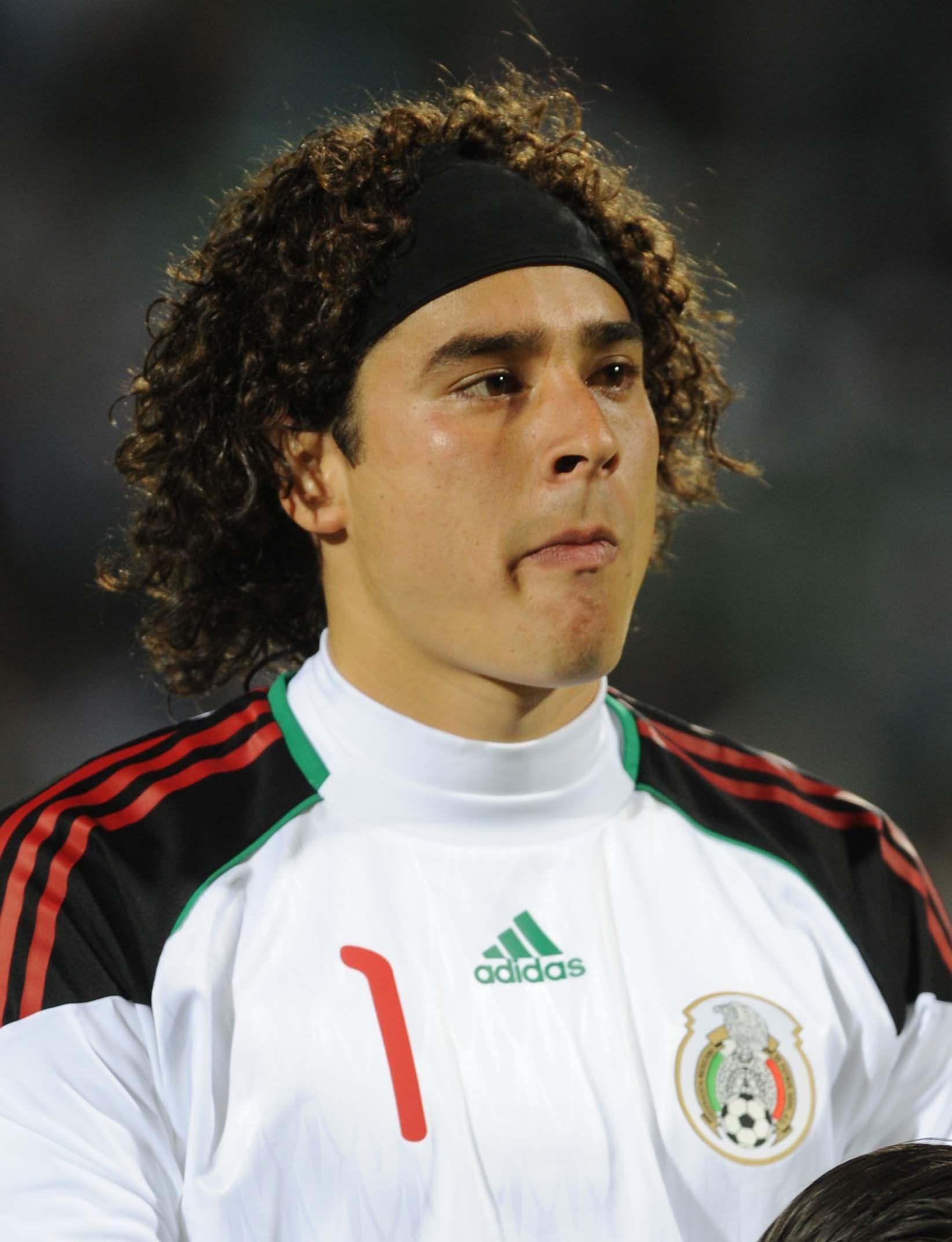 18 de marzo de 2010 - Guillermo Ochoa, Foto Barrera