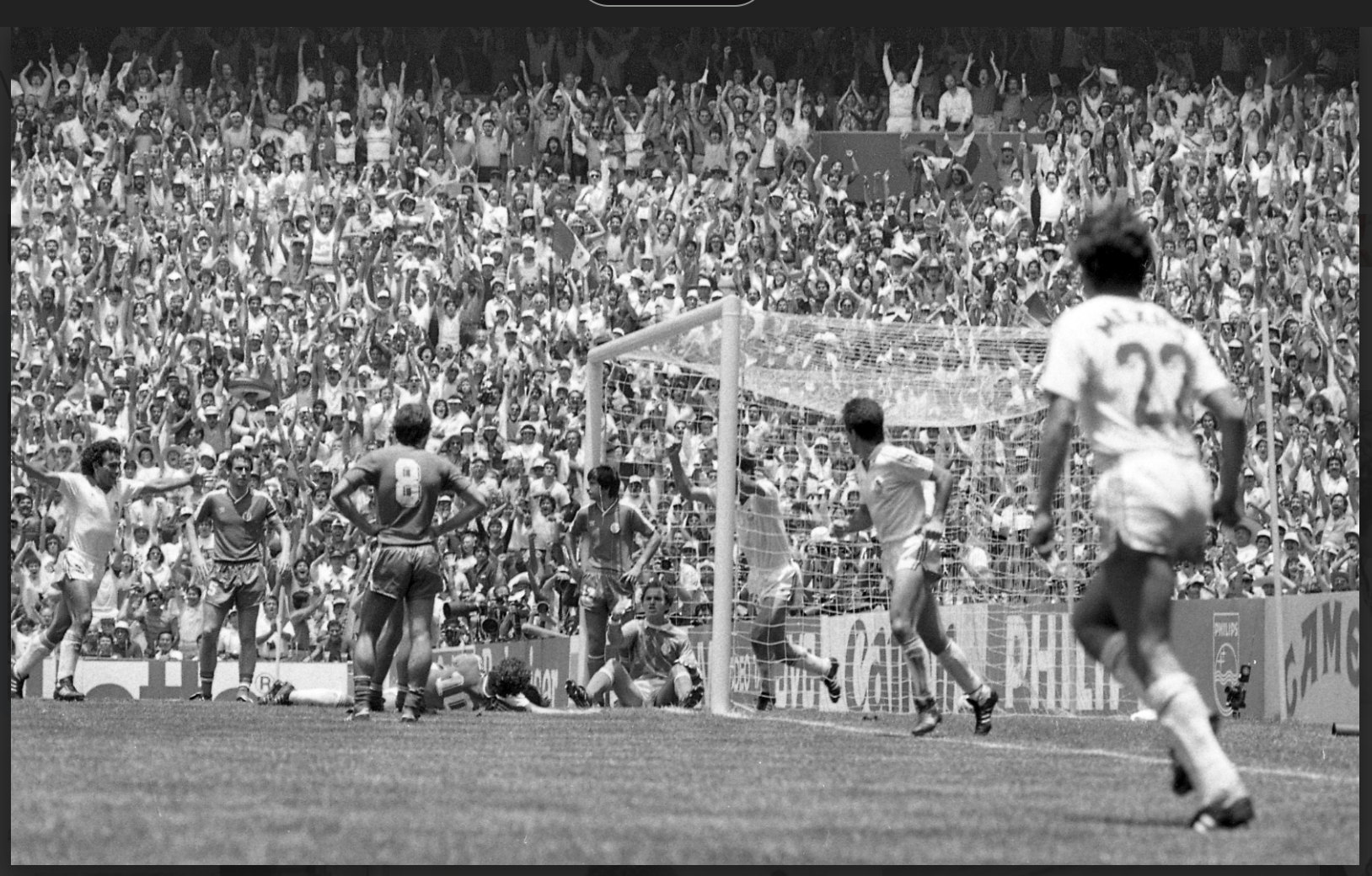 Hugo Sánchez - Celebración de Gol