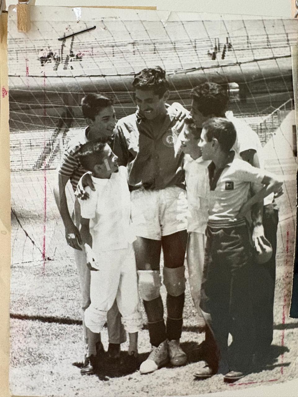 1958 - Antonio La Tota Carbajal con afición