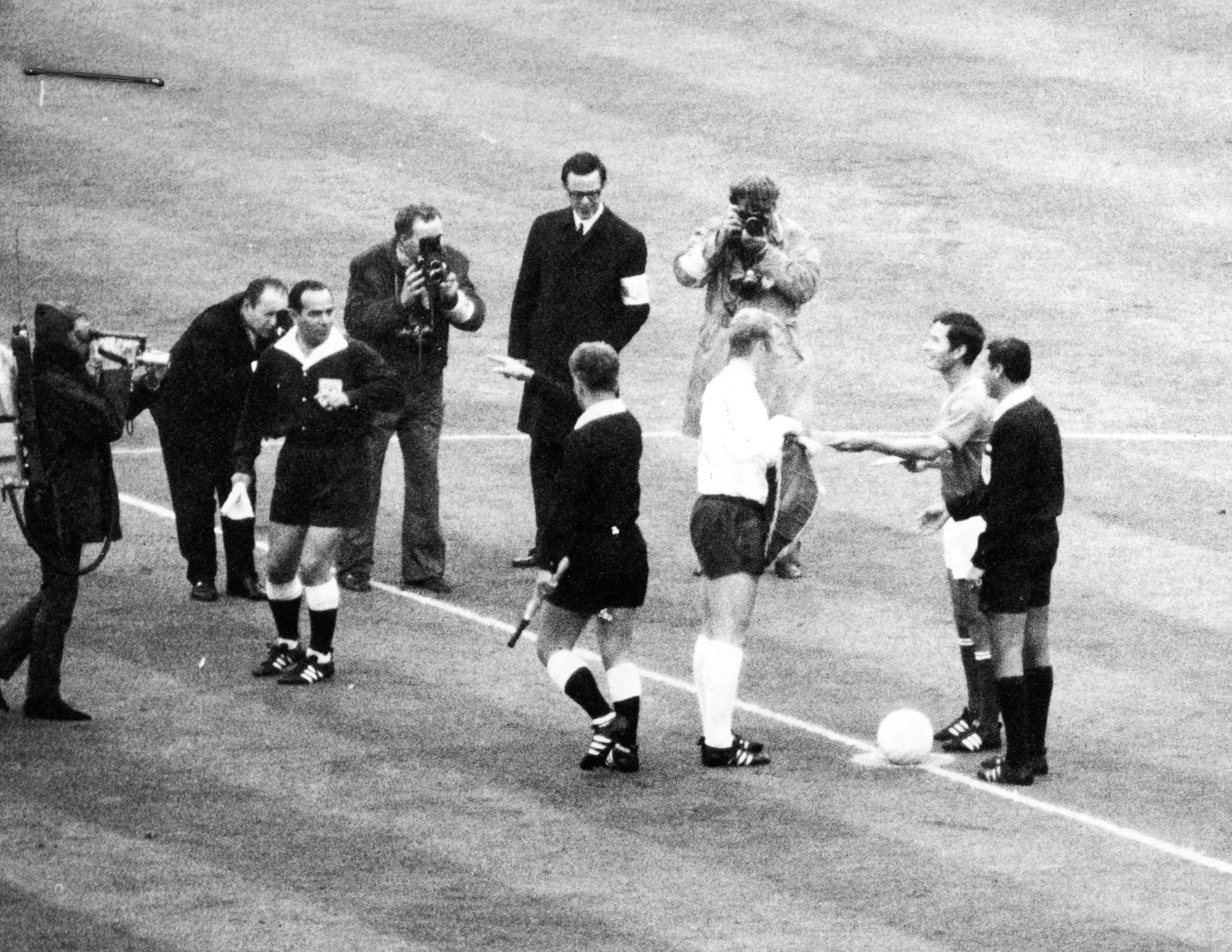 Inglaterra 1966 - Reporteros en la cancha