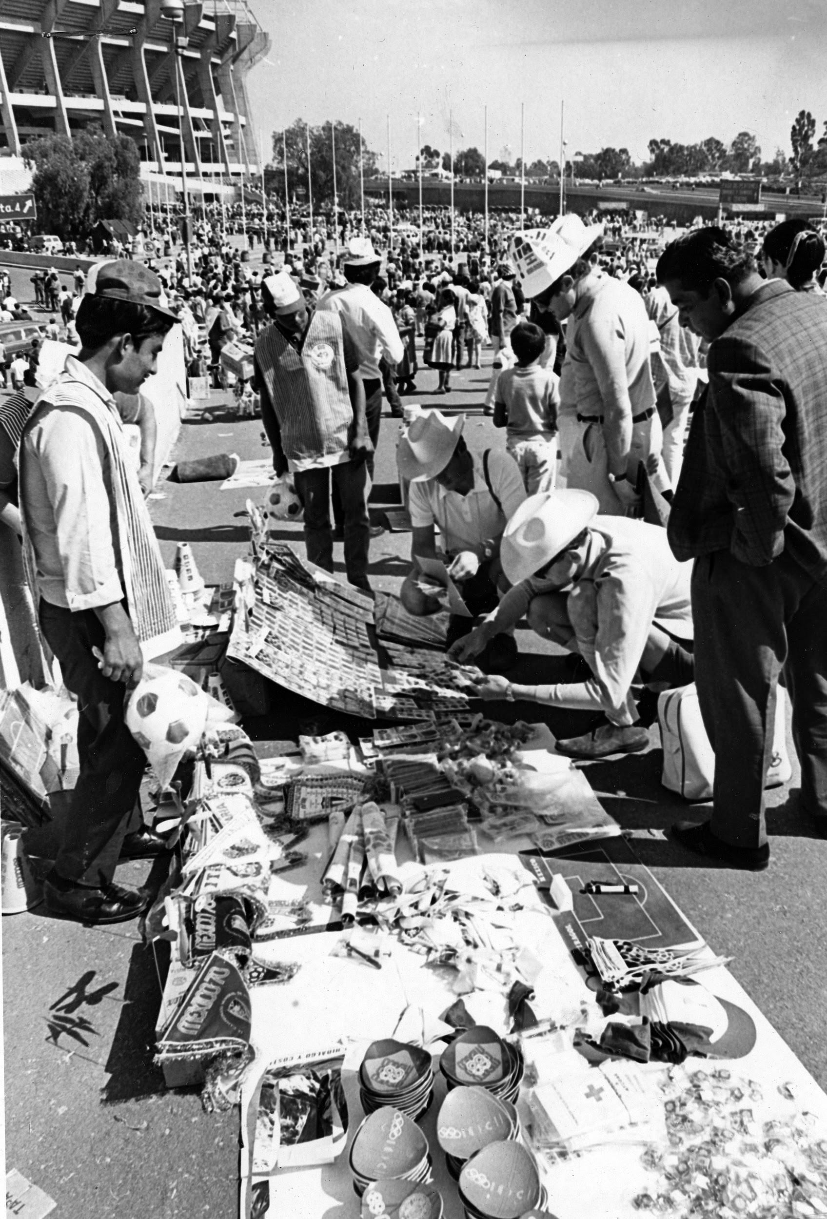 México 1970 - Venta afuera del Azteca